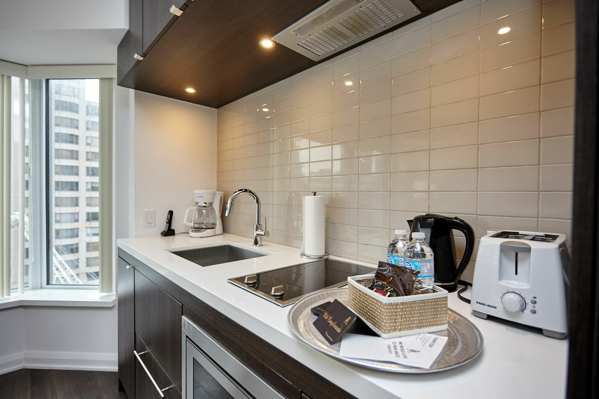 Atlas Suites - Yorkville Furnished Apartments トロント エクステリア 写真